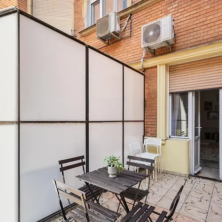 Gleaming Wise Studio *